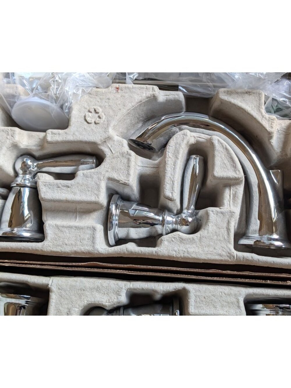 Moen Brantford T6620 Chrome Two-handle Widespread Bathroom Faucet Set New in Box - Picture 6 of 10